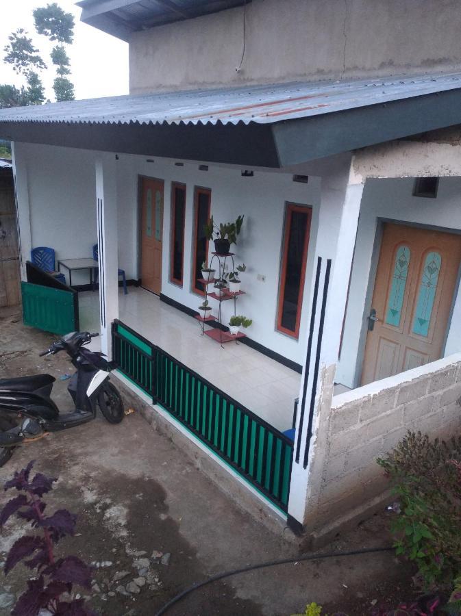 Family Guest House Moni Kelimutu Buitenkant foto